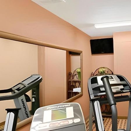 Baymont By Wyndham Jacksonville Esterno foto