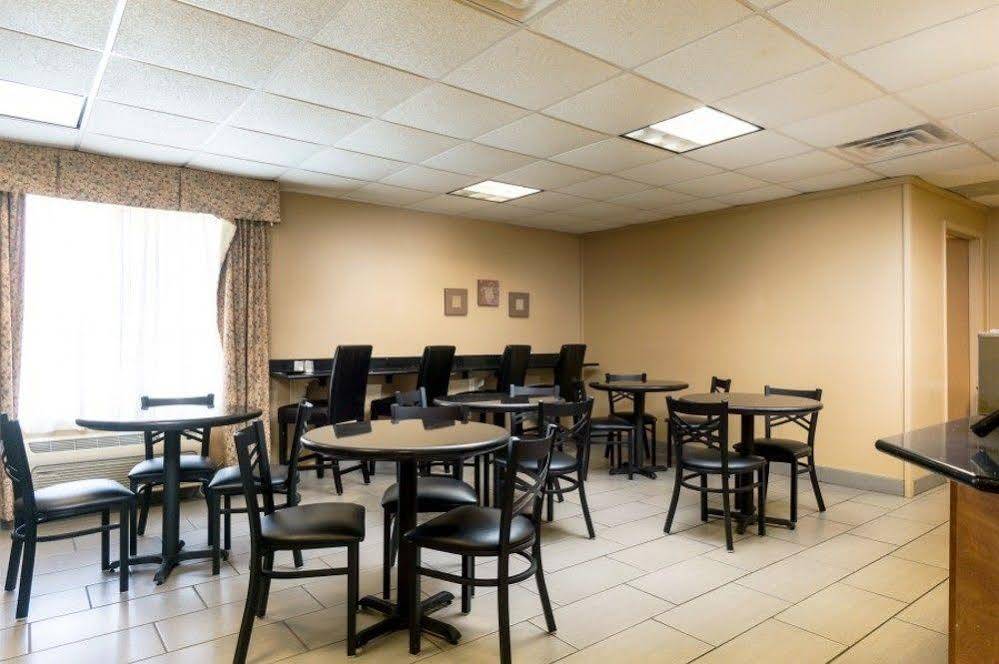 Baymont By Wyndham Jacksonville Esterno foto